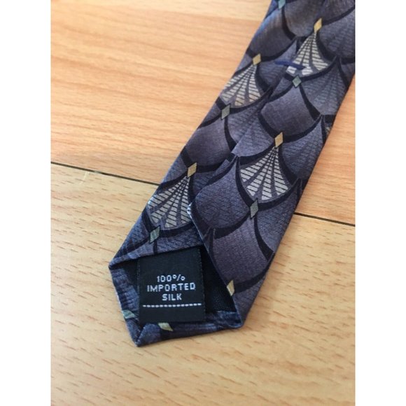Croft & Barrow Shades Of Gray Shell Print 100% Silk Men’s Tie - Picture 4 of 7